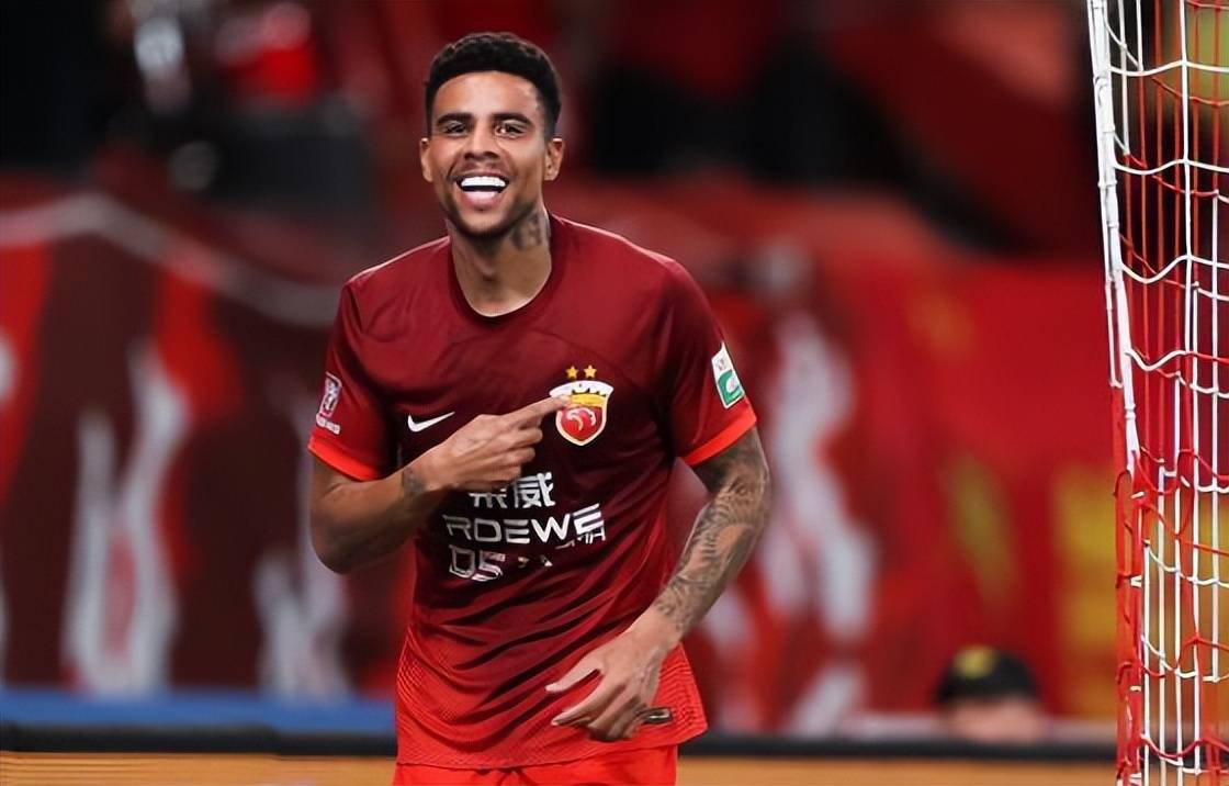 包含今晨全明星赛传出新动向；上海海港临场应变；管理层表态：悬念犹存；训练强度明显提升的词条